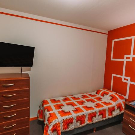 Habitaciones Mary 2 Camas Simples En Casa Compartida Ushuaia Exteriör bild